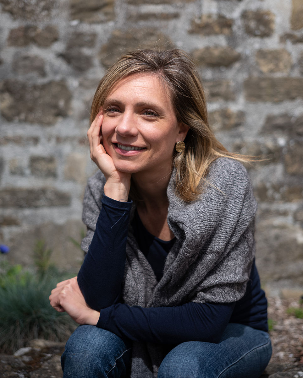 Lucia Bernhard, thérapeute somatique et spécialisée dans les traumatismes